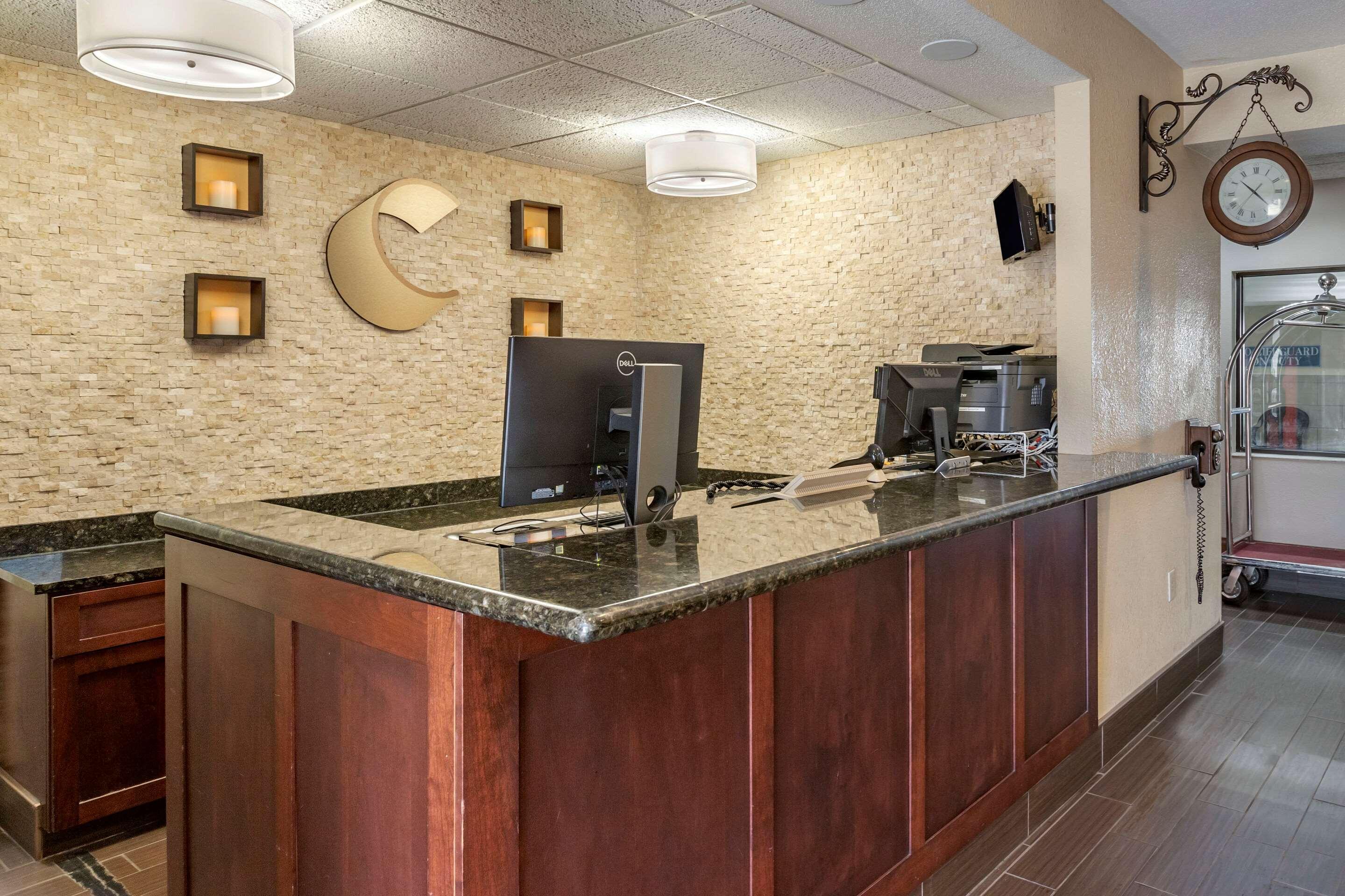 Comfort Inn & Suites Paw Paw Bagian luar foto