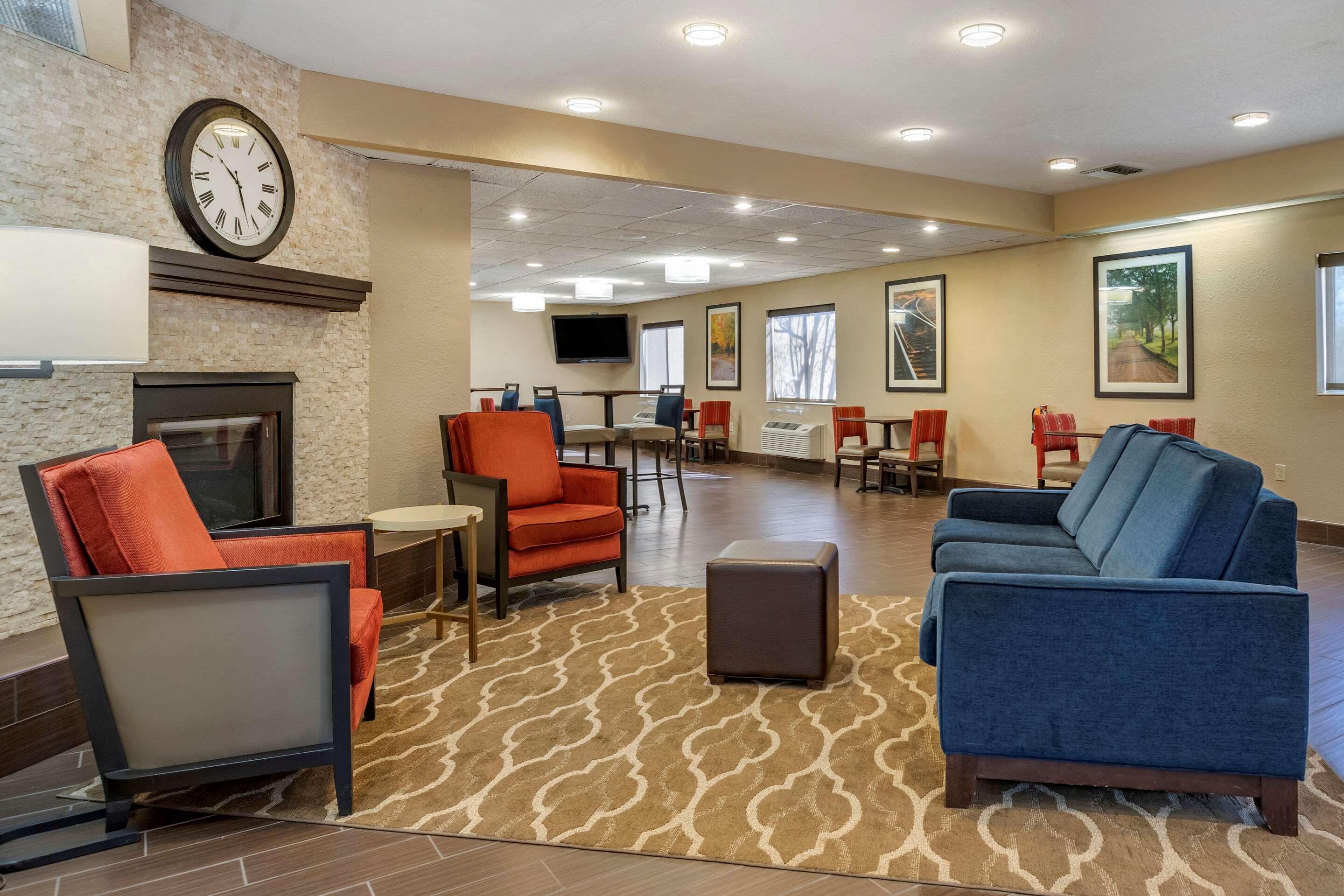 Comfort Inn & Suites Paw Paw Bagian luar foto
