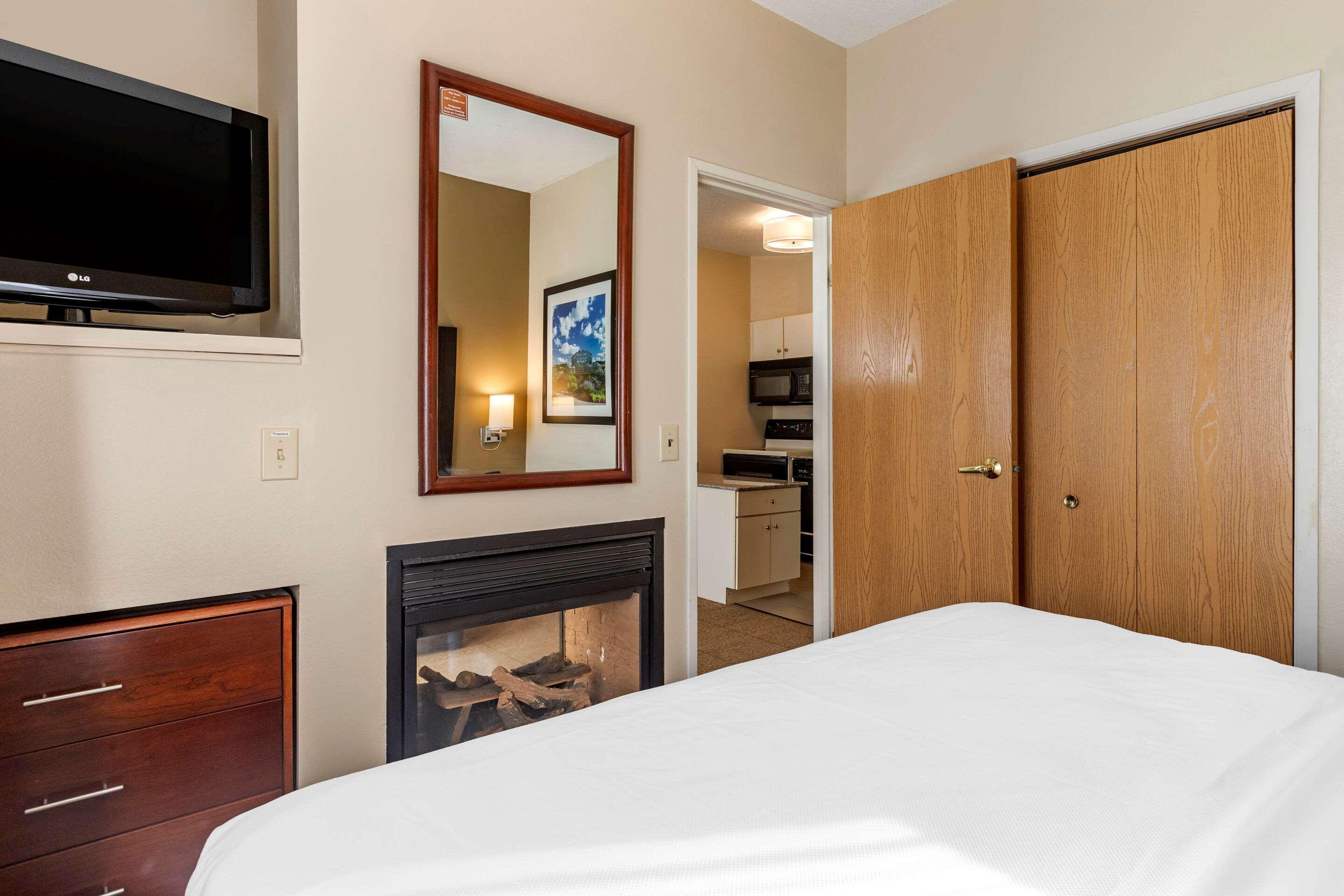 Comfort Inn & Suites Paw Paw Bagian luar foto