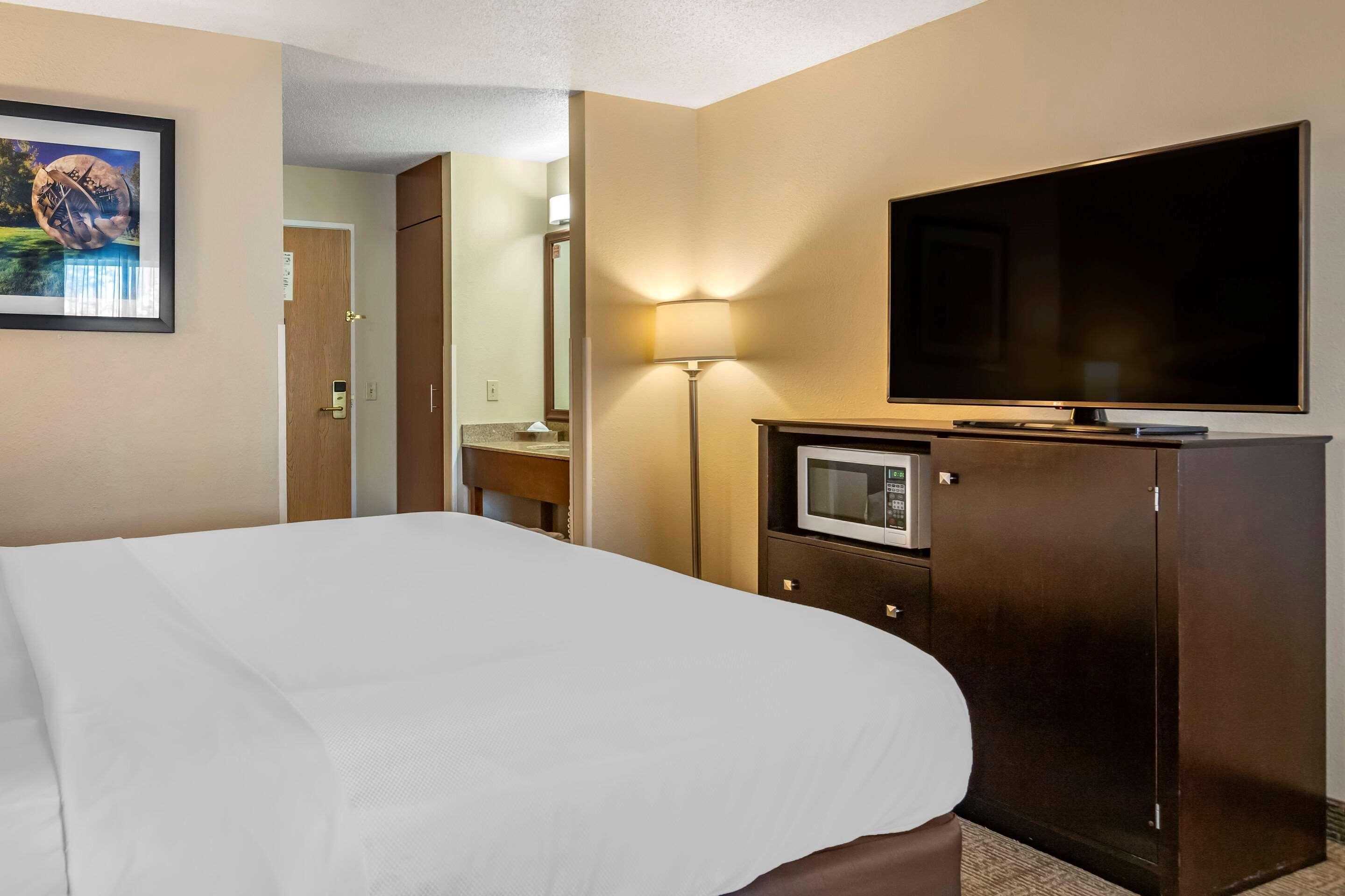 Comfort Inn & Suites Paw Paw Bagian luar foto