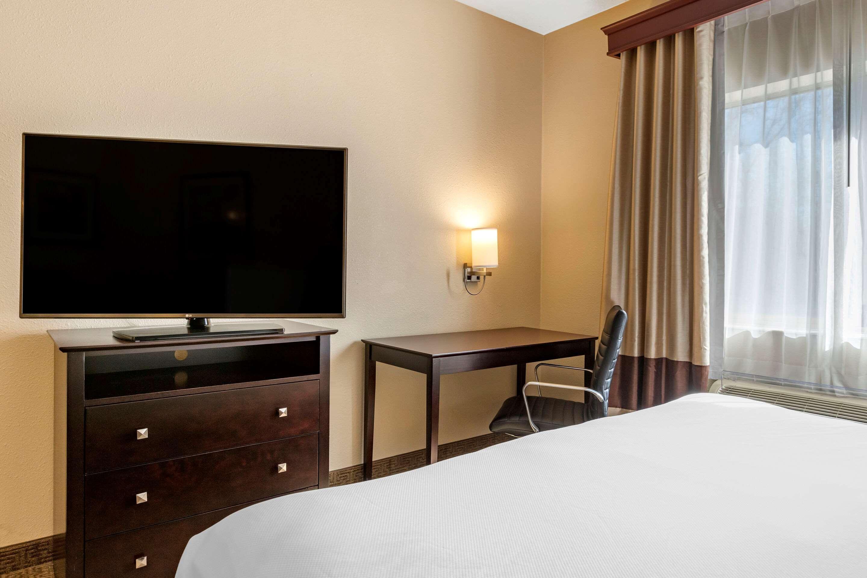 Comfort Inn & Suites Paw Paw Bagian luar foto